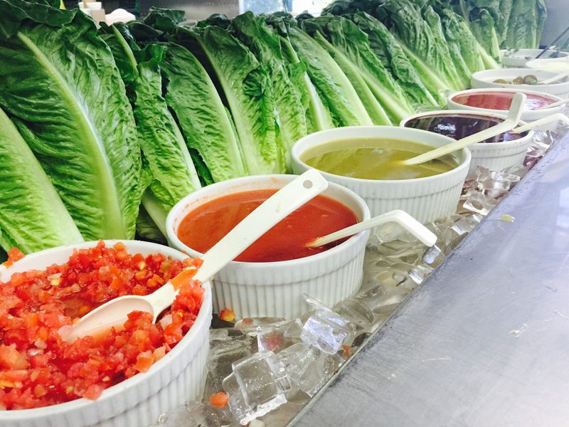 Casitas Taco Al Carbon food